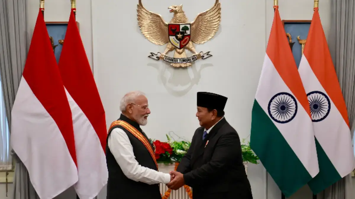 Presiden Prabowo Subianto menganugerahkan tanda kehormatan tertinggi negara, Bintang Republik Indonesia Adipur