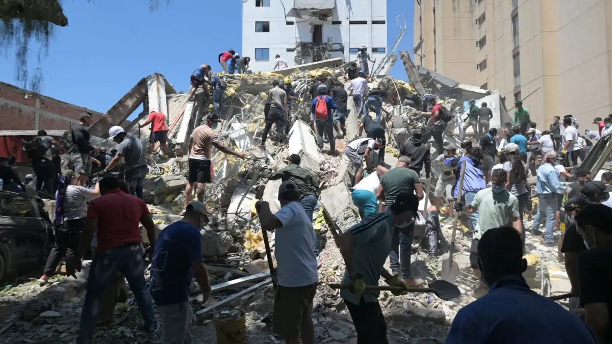 Korban Tewas Gempa M 7,4 Kolombia Kini 111 Orang 1.575 Rumah Rusak Gempa berkekuatan 7,4 yang melanda Kolombia dirasakan di kota-kota seperti Bogotá, Cali, dan Pereira. (JOAQUIN