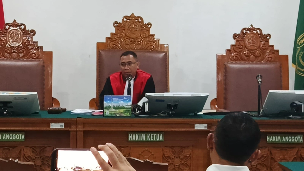 Description Mantan Jaksa Agung Muda Bidang Tindak Pidana Khusus, Febrie Adriansyah meminta hakim tunggal PN Ja