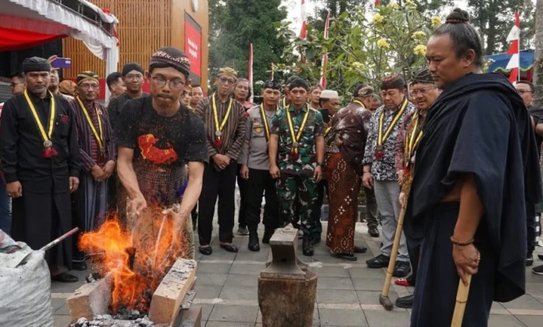 Pameran Karsa Nusantara bertema Pusaka Salatiga “Menatap Sejarah, Menempa Gejolak Baru” di lingkungan Rumah Ra