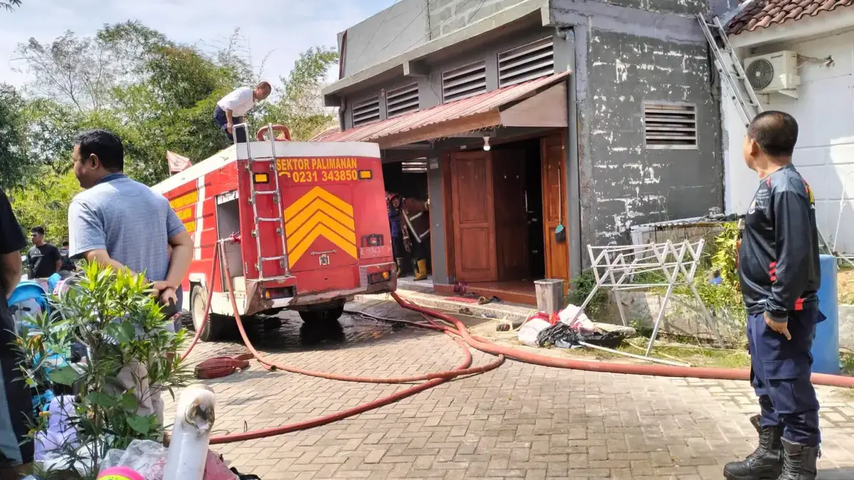 Kebakaran rumah di Perum Griya Asri Kejuden, Desa Kejuden, Kecamatan Depok, Kabupaten Cirebon