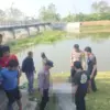 Evakuasi mayat di Bendungan Karet, Desa Sambeng, Minggu (2/8/2026) sekitar pukul 06.30 WIB