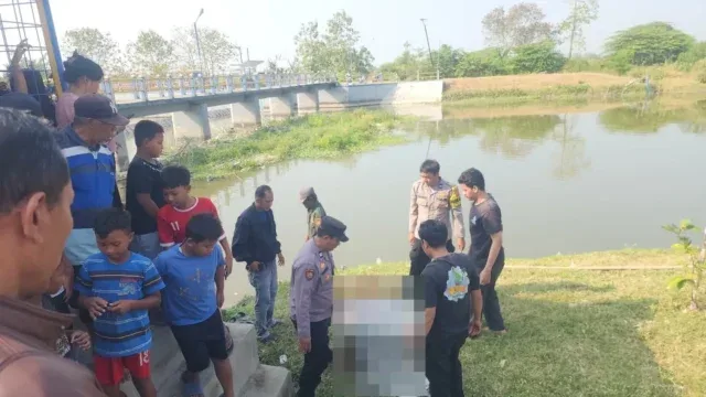 Penemuan Jenazah di Bendungan Karet Hebohkan Warga Gunung Jati Evakuasi mayat di Bendungan Karet, Desa Sambeng, Minggu (2/8/2026) sekitar pukul 06.30 WIB