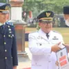 Remisi secara simbolis diserahkan Wali Kota Salatiga Robby Hernawan kepada perwakilan warga binaan dalam rangk