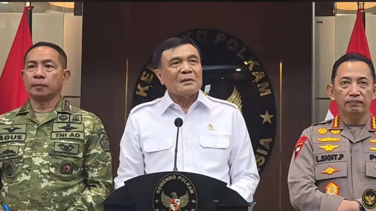 Menko Polkam Tanggapi Beredarnya Video Aksi Demo Ricuh di Medsos: Hoaks Menteri Koordinator Bidang Politik dan Keamanan (Menko Polkam) Jenderal TNI (Purn.) Djamari Chaniago menggelar