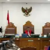Hakim tunggal Richard Edwin Basoeki memimpin jalannya sidang putusan gugatan praperadilan berkaitan dengan pen