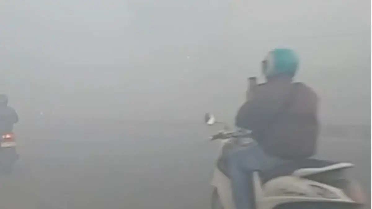 Keadaan kabut asap di Kecamatan Gambut, Kabupaten Banjar, atau sekitar Kota Banjarmasin, Rabu (19/8/2026) pagi