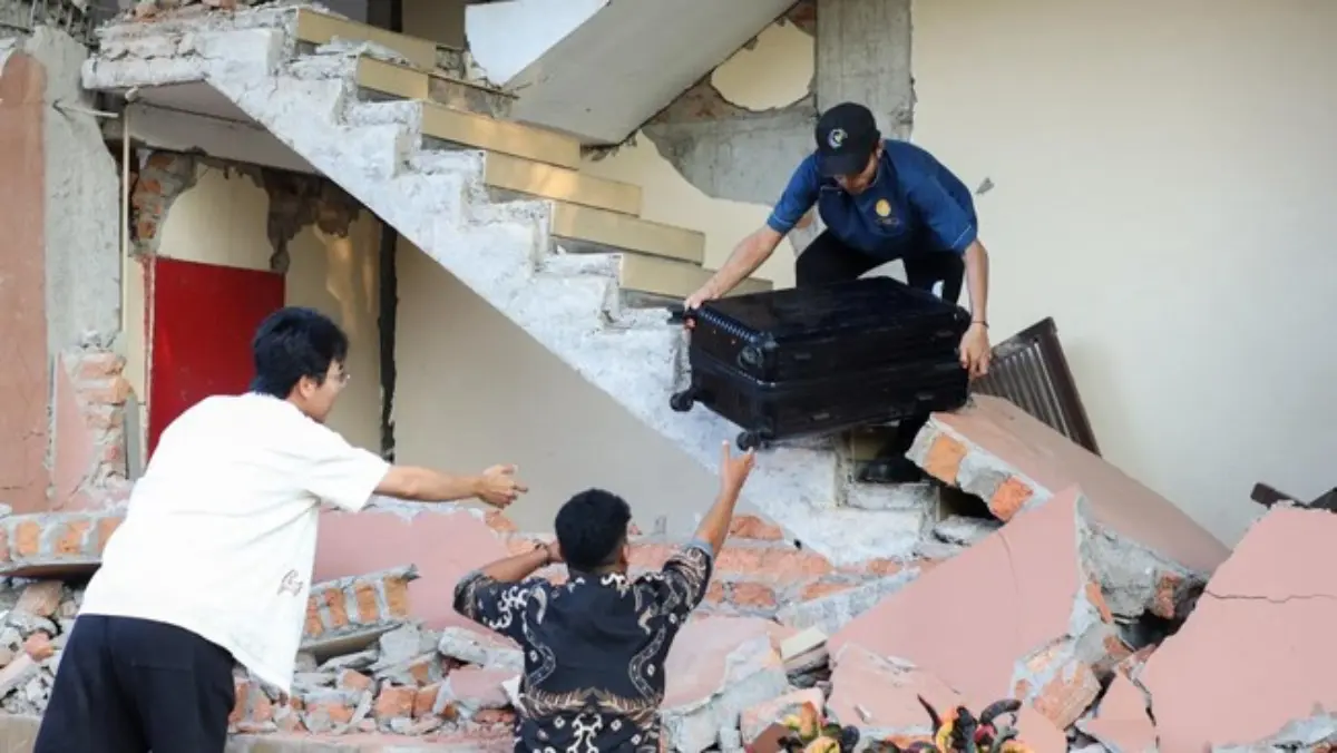 Sejumlah media asing menyoroti gempa bumi berkekuatan magnitudo 7 yang mengguncang wilayah Flores, Nusa Tengga
