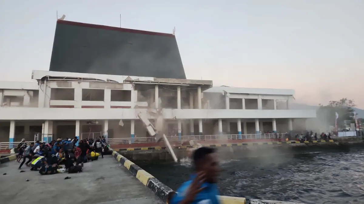 Layanan Kapal Perintis Dihentikan Sementara Terdampak Gempa NTT Kondisi pelabuhan milik Pelindo mengalami kerusakan akibat gempa di Flores. (Pelindo)