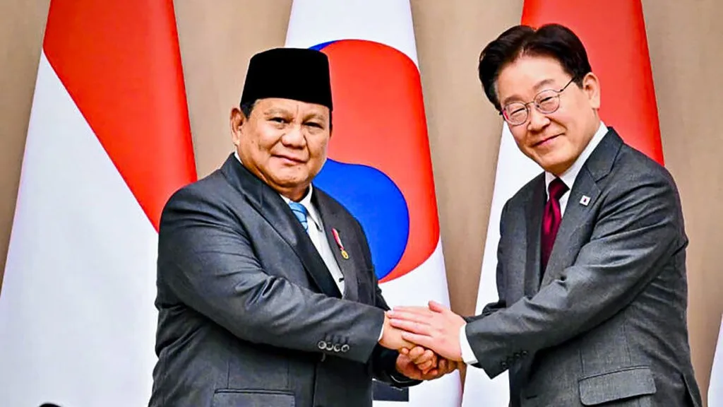 Presiden Republik Korea Lee Jae Myung melakukan pertemuan bilateral dengan Presiden Prabowo Subianto yang berl