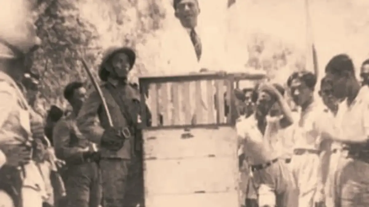 Proklamasi Kemerdekaan Gorontalo pada 23 Januari 1942 dibacakan oleh Pahlawan Nasional Nani Wartabone di depan