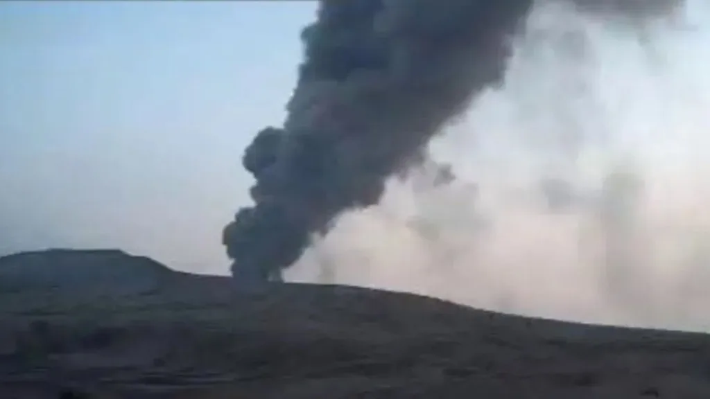 Letusan Gunung Anak Krakatau di Lampung Selatan, Lampung, Minggu (16/8/2026) ANTARA/HO-Badan Geologi