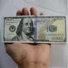 Ilustrasi uang dolar palsu