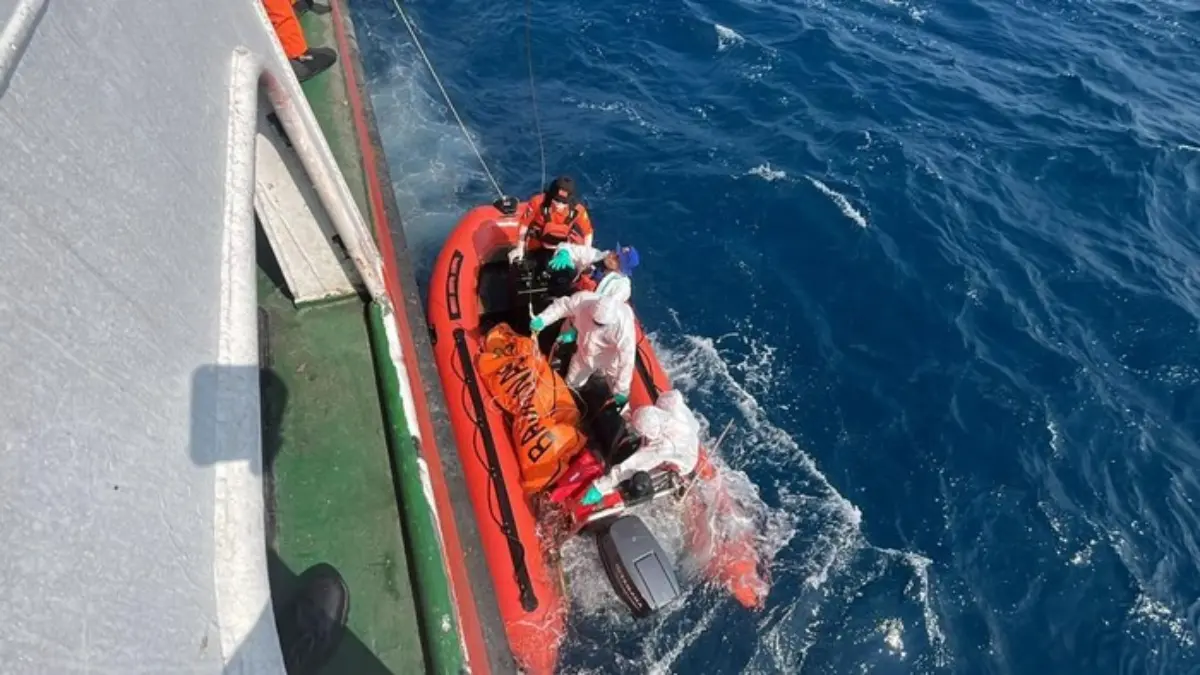 2 Jenazah Ditemukan di Kapal Virgo Dievakuasi (Foto: Dok. Istimewa)
