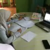 PJJ berlaku untuk satuan pendidikan PAUD, SKB/PKBM, SLB, SD, SMP, SMA, dan SMK, baik negeri maupun swasta. Ket