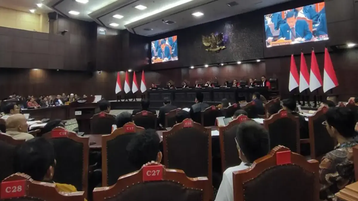 Mantan Komisioner KPU Periode 2007-2012 Sebut Pasal 18 Ayat 3 Nomor 19 Tahun 2023 Baru Ada di Pilpres 2024 Sidang syarat pendidikan Gibran di MK, Rabu (23/9/2026). --