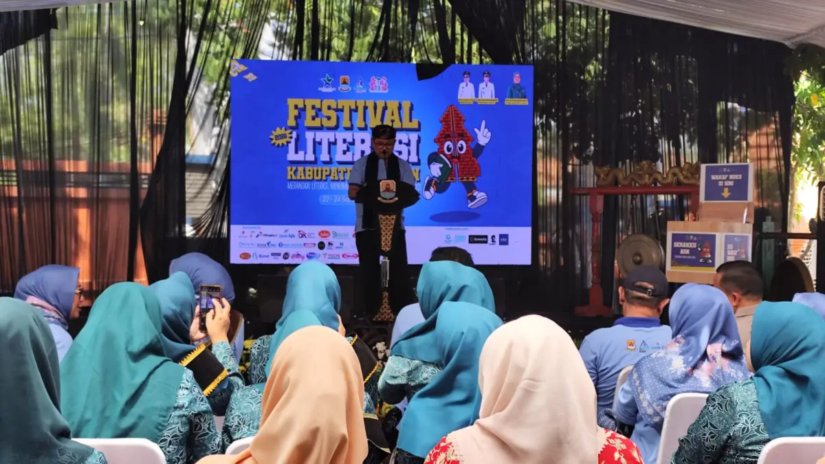 Bupati Cirebon Dorong Budaya Baca Sejak Dini, Ajak Warga Kunjungi Festival Literasi 2026 Bupati membuka Festival Literasi di Perpustakaan Kabupaten Cirebon