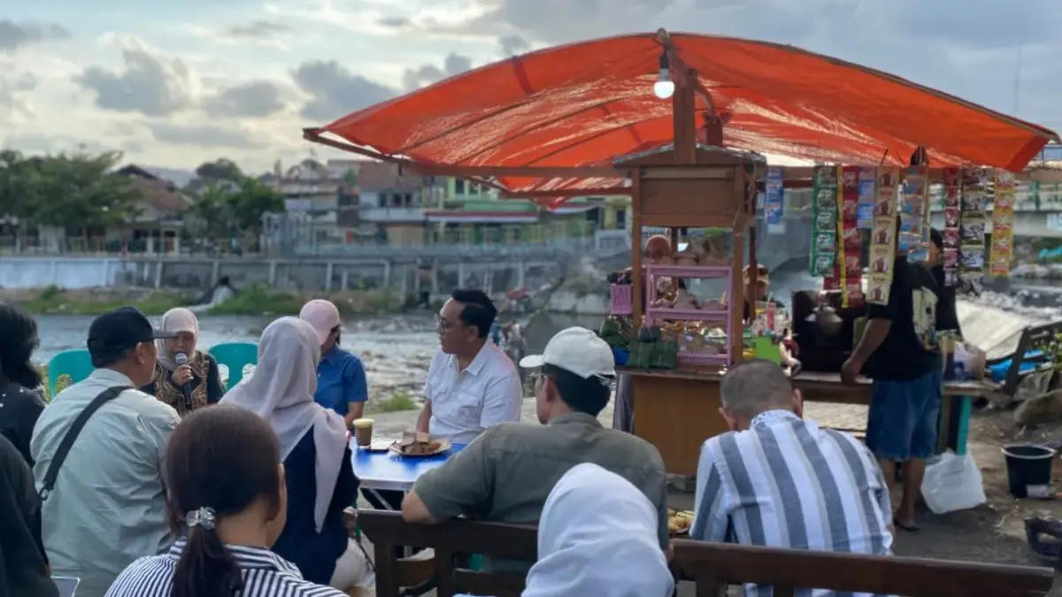 Wakil Wali Kota Yogyakarta Wawan Harmawan saat kegiatan sambang kampung di kawasan Sungai Code wilayah Surokar