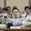 Kepala Lembaga Pemasyarakatan Kelas IIA Cibinong nonaktif Wisnu Hani Putranto menyampaikan paparan saat rapat