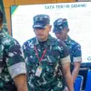 Terdakwa kasus penyiraman air keras kepada aktivis KontraS Andrie Yunus, Lettu Sami Lakka (kiri), Kapten Nanda
