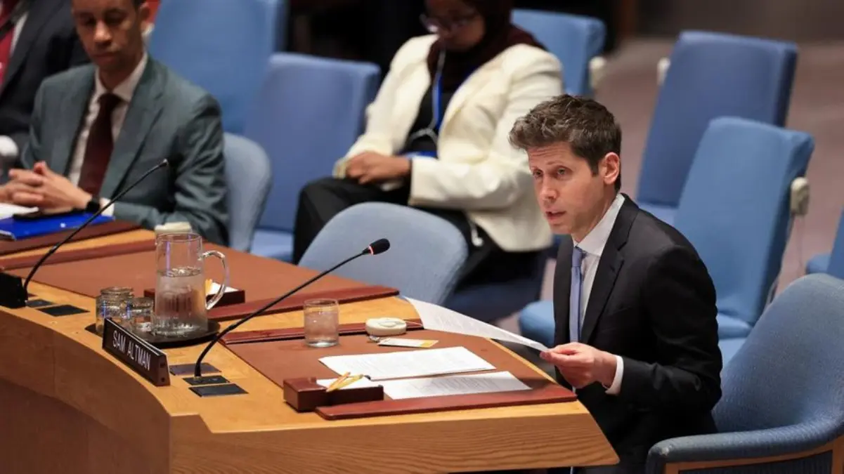 CEO OpenAI Sam Altman berbicara di hadapan Dewan Keamanan PBB dalam sesi mengenai Kecerdasan Buatan saat Sidan