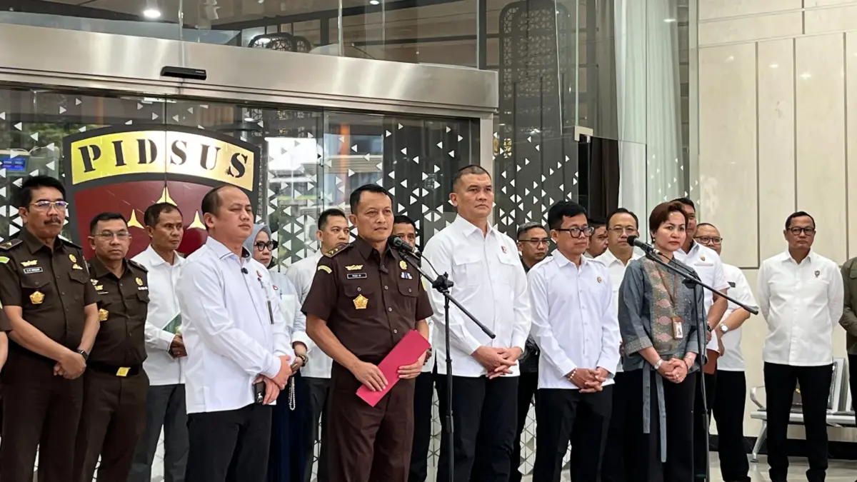 Ketua Tim 9 dan Jaksa Agung Muda Pengawasan (Jamwas) Kejaksaan Agung, Prof. Rudi Margono, memberikan keteranga