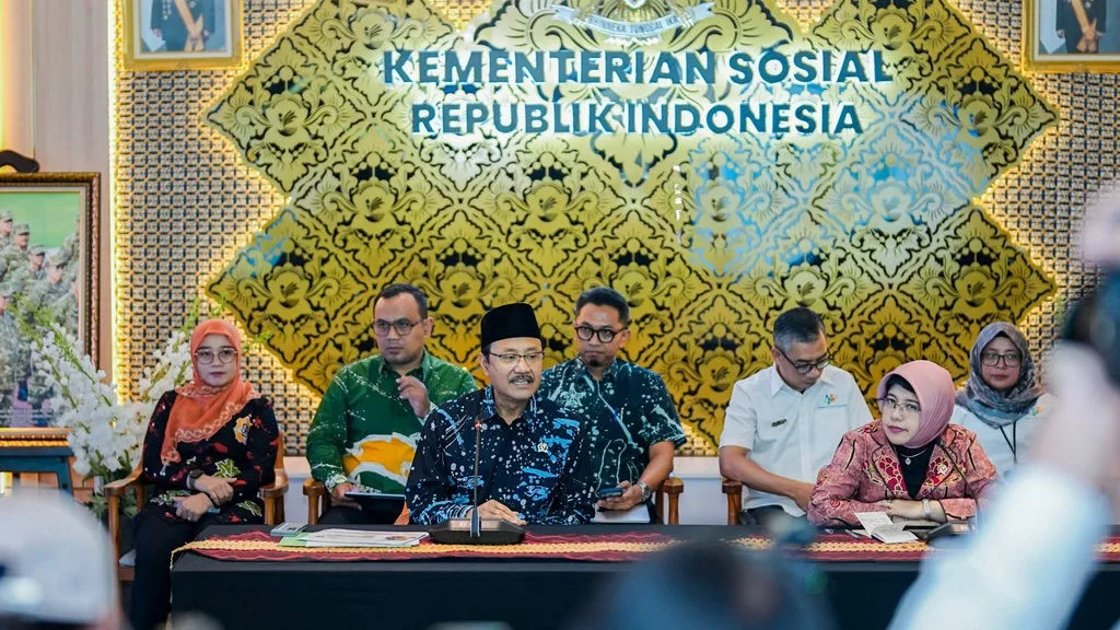 Gus Ipul dalam konferensi pers di Kementerian Sosial, Selasa (8/9/2026). (FOTO/dok.Kemensos)
