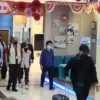 Barang bukti yang diangkut penyidik KPK usai penggeledahan di Kantor Kementerian ATR/BPN terkait kasus dugaan