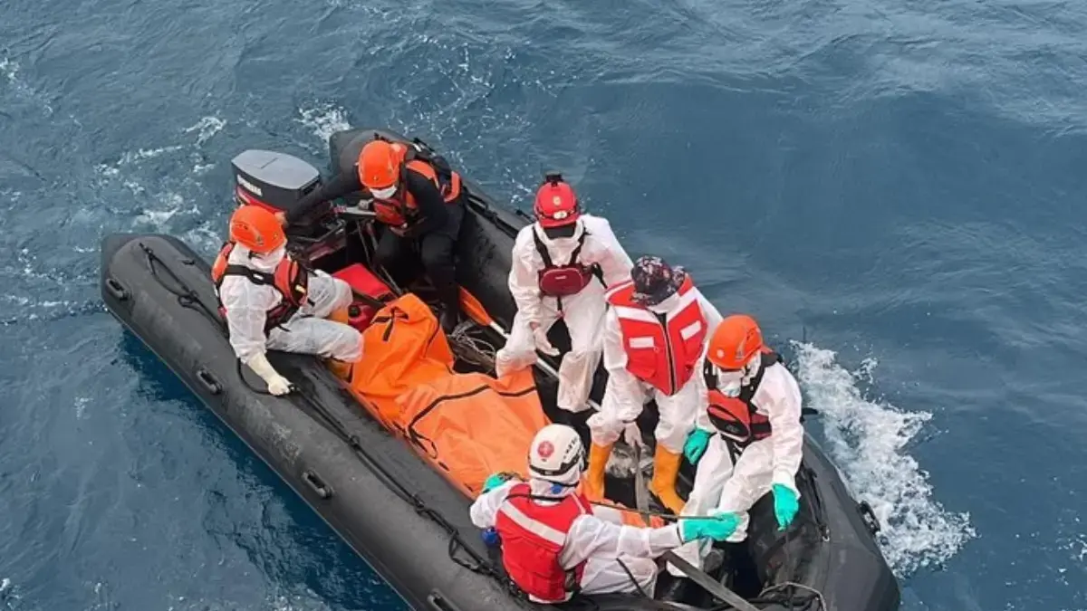Update Tragedi KM Virgo Transport 8: 10 Jenazah Kembali Ditemukan, Korban Meninggal Jadi 52 Orang Operasi pencarian korban tenggelam KM Virgo, 25 September 2026 (IST)