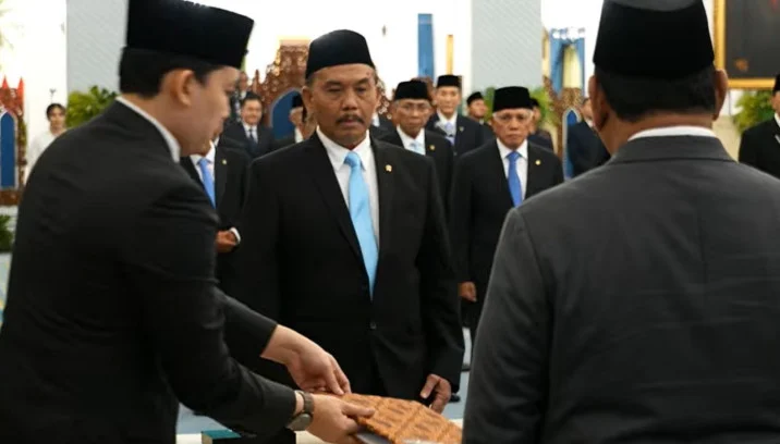Prabowo Rombak Badan Komunikasi Pemerintah, Syahganda Nainggolan Resmi Dilantik Prabowo Rombak Badan Komunikasi Pemerintah, Syahganda Nainggolan Resmi Dilantik